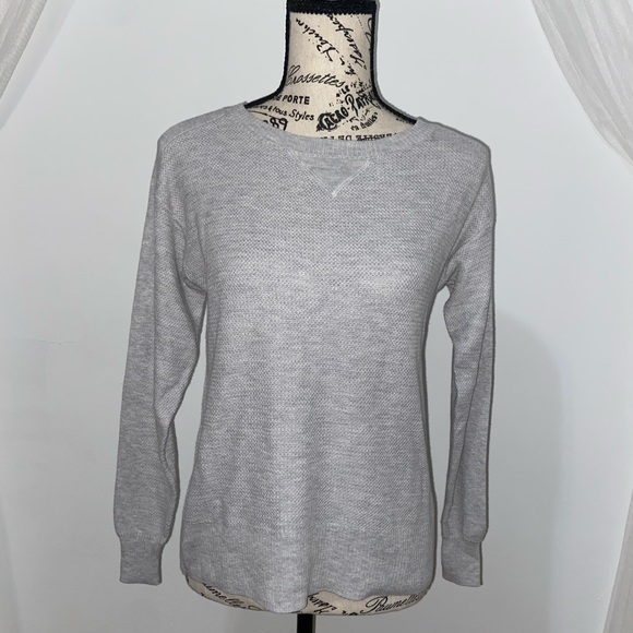 American Eagle Outfitters Gray Crewneck Lightweight Sweater - Picture 1 of 7